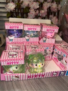 Hello Kitty Glitter Squishy Toy
